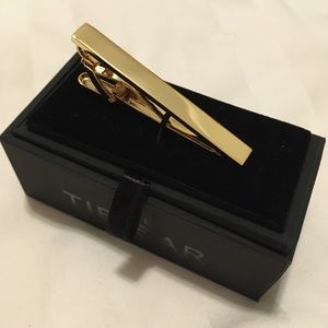 Gold tie clip, 2 inches